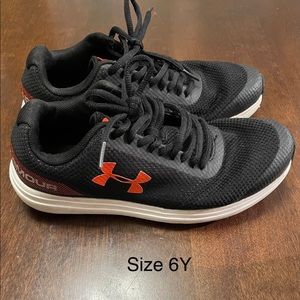Boys Under Armour shoes size 6